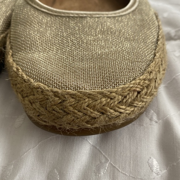 Gold metallic flats with rope like sides. - Picture 5 of 5